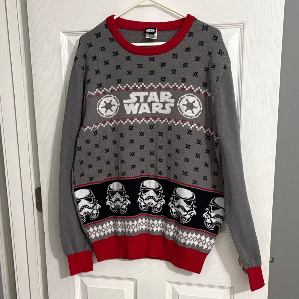 Star Wars Gray and Red Crewneck “Ugly” Christmas Sweater Size XL